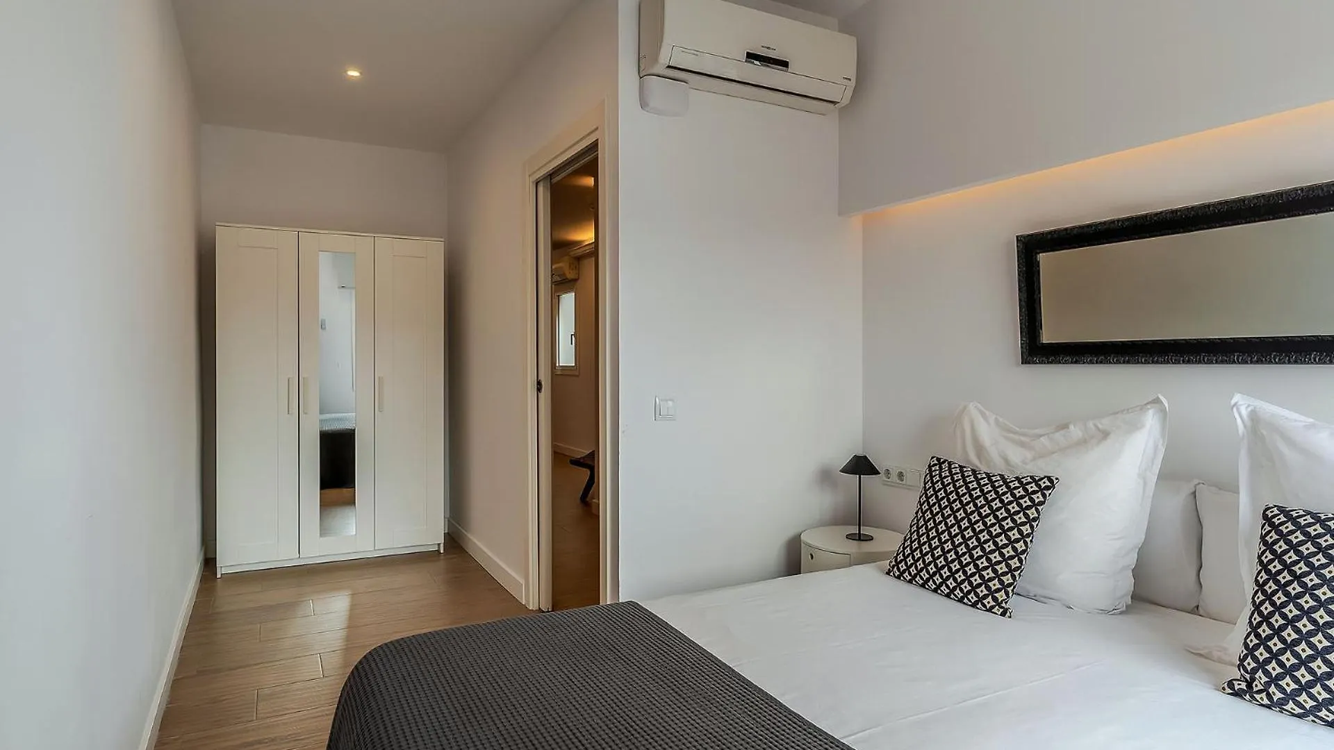 Ab Eixample Calabria Apartment Barcelona 0*,