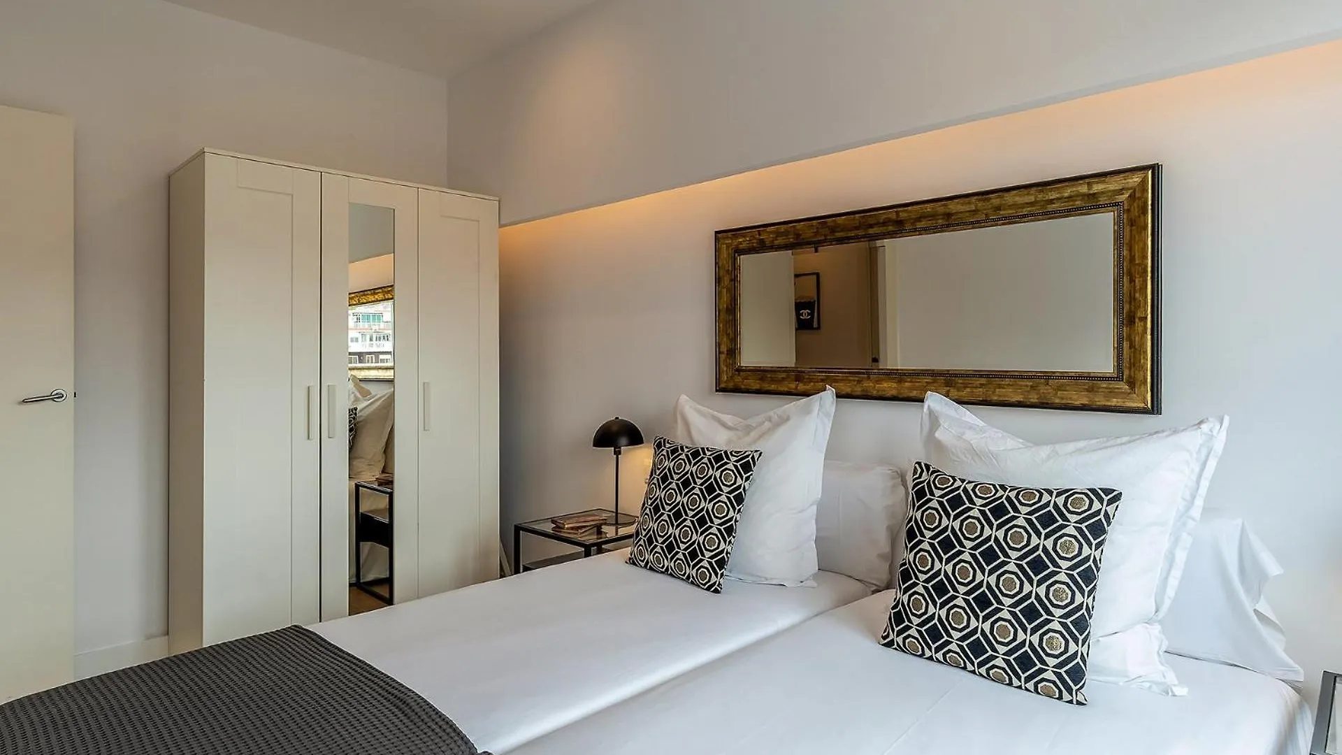 Ab Eixample Calabria Apartment Barcelona 0*,