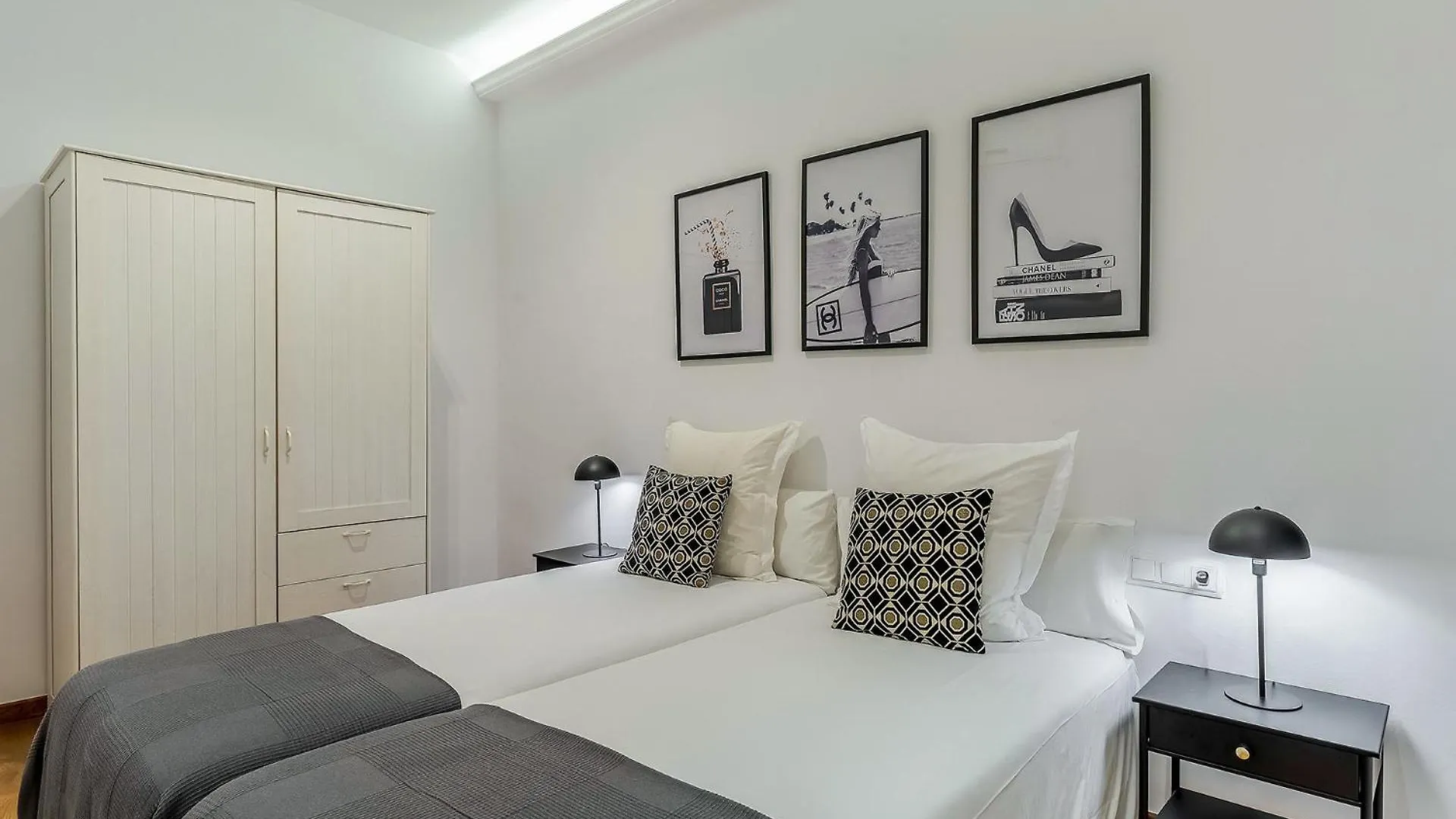 Ab Eixample Calabria Apartment Barcelona Spain
