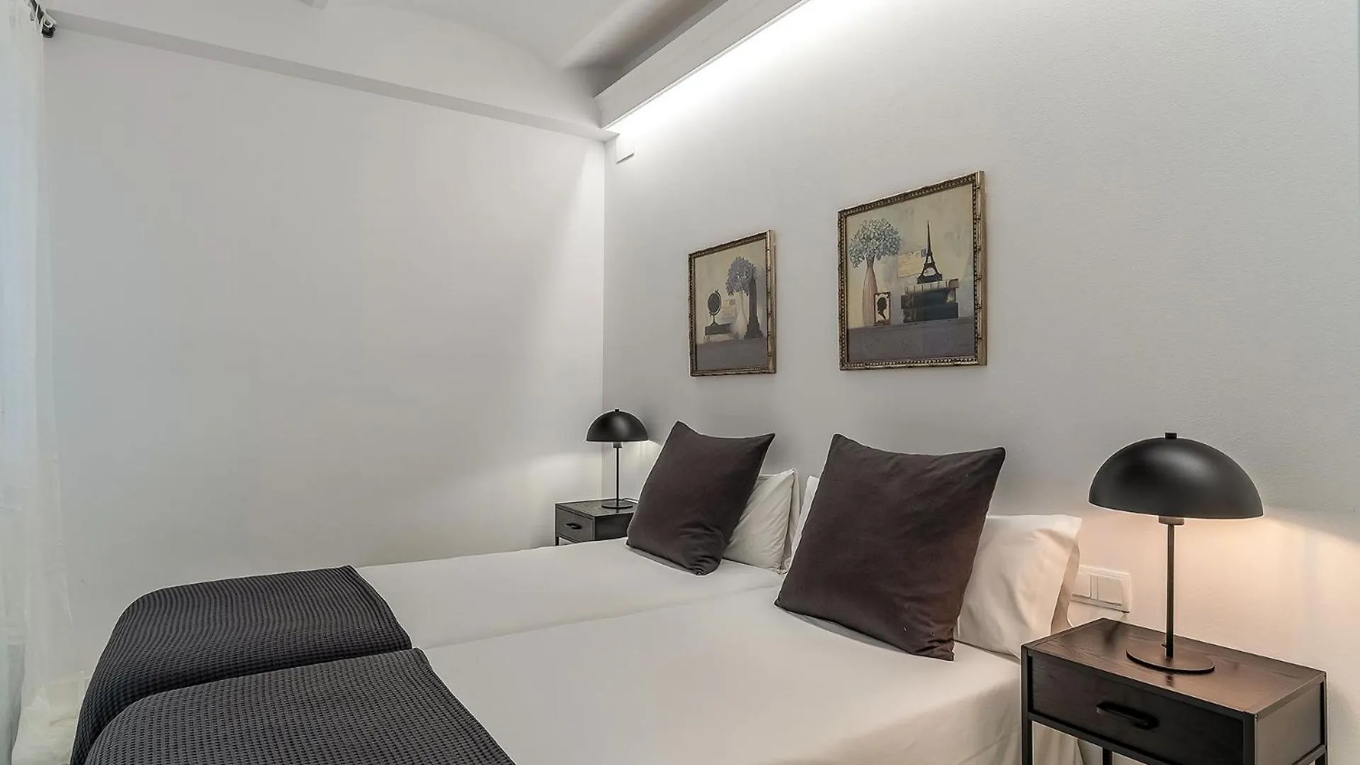 Ab Eixample Calabria Apartment Barcelona Spain